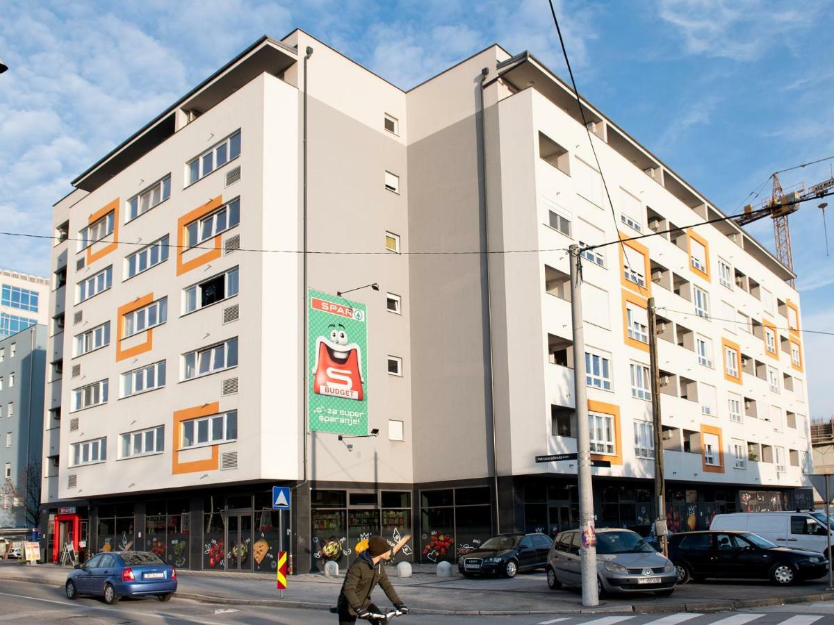 Sauna - Flexible Selfcheckins 6 - Zagreb - Garage - Electric Vehicle Ccharger - Loggia - New - Luxury - Apartments Repinc 6 Exterior photo